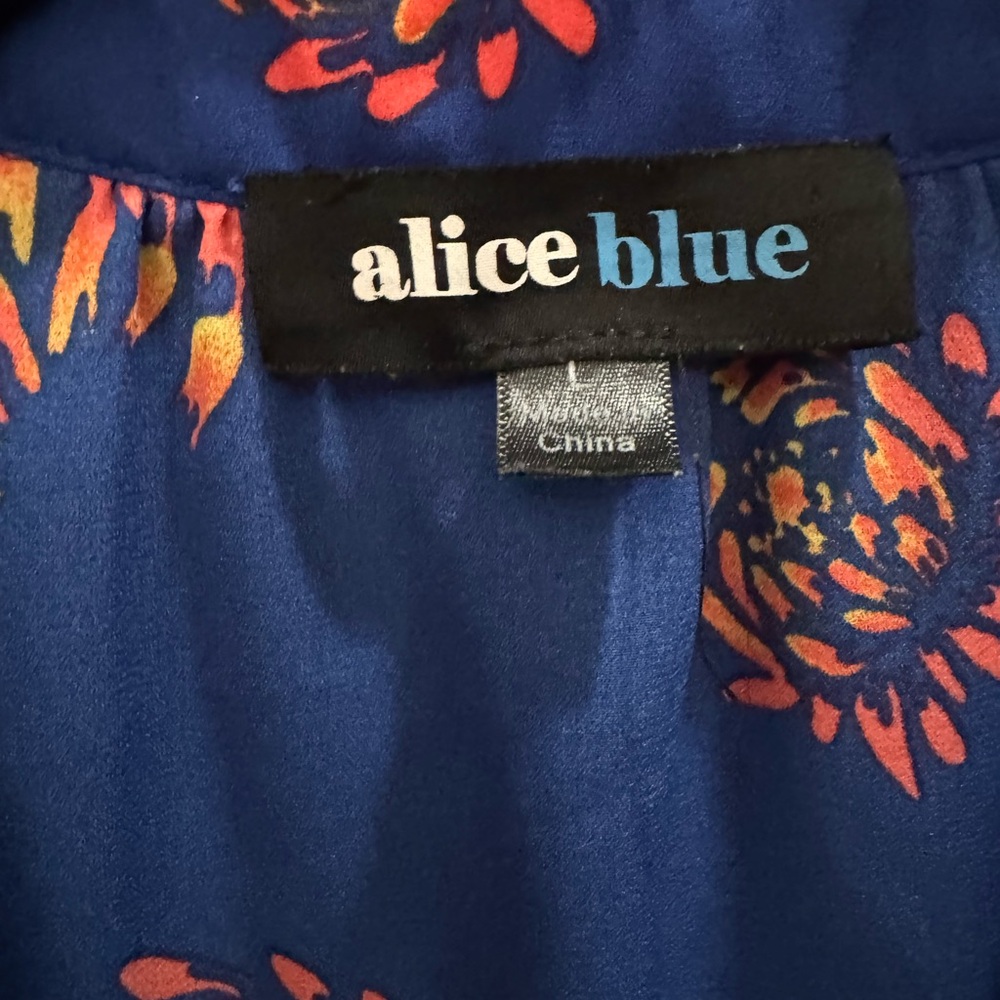 Alice Blue Floral blouse with Red and Orange Accents - Picture 3 of 6